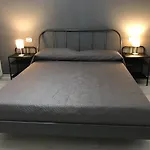 Bed & Breakfast Sensation House
