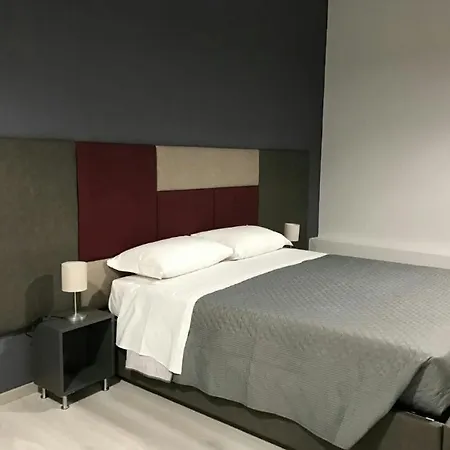 Bed & Breakfast Sensation House