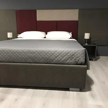 Sensation House 4*