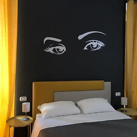 Sensation House Bed and breakfast 4*