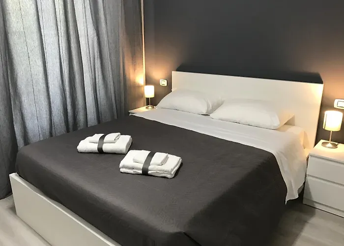 לינה וארוחת בוקר Sensation House